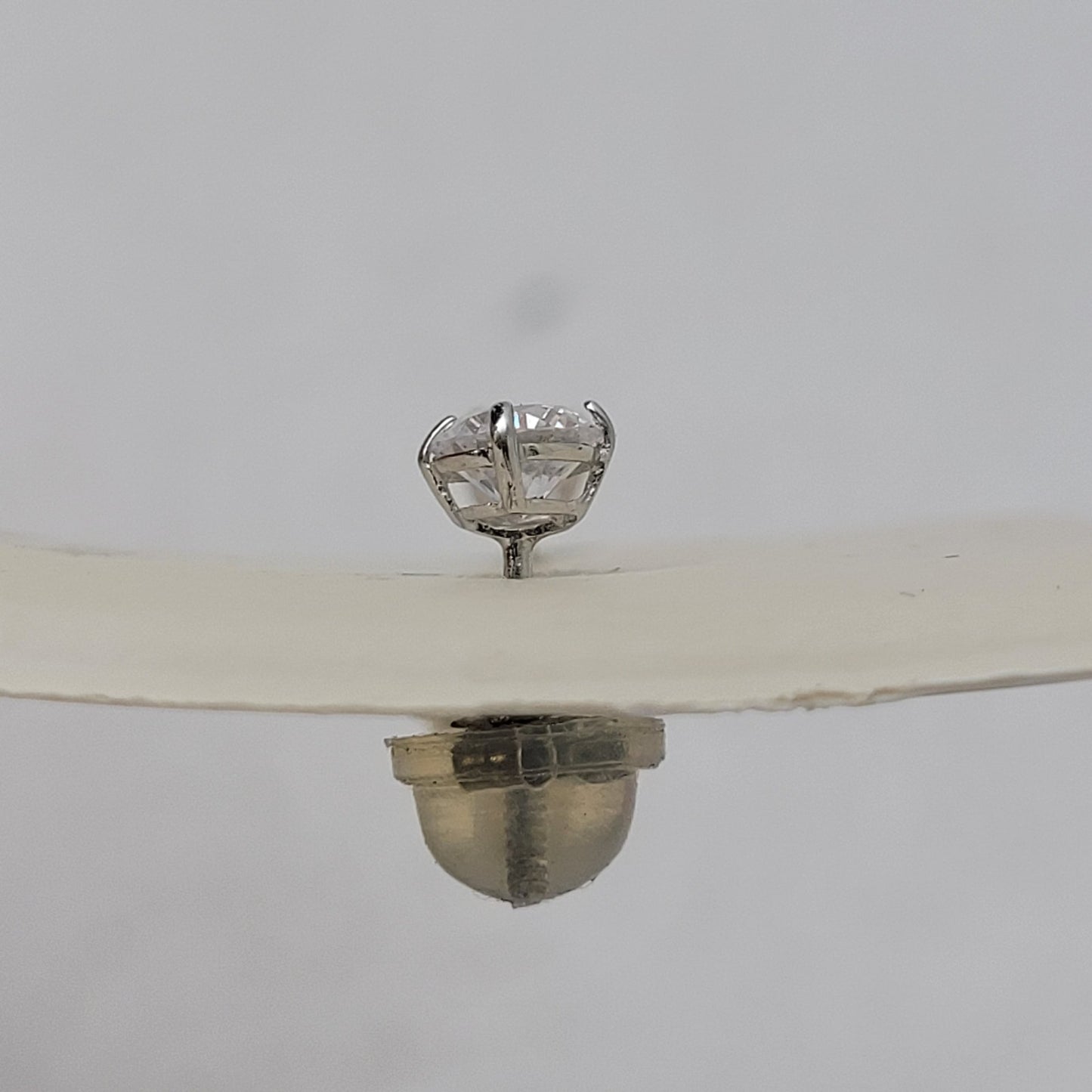 14K White Gold & 4mm Cubic Zirconia Sparkling Stud Earrings Piercing Pagoda NIB