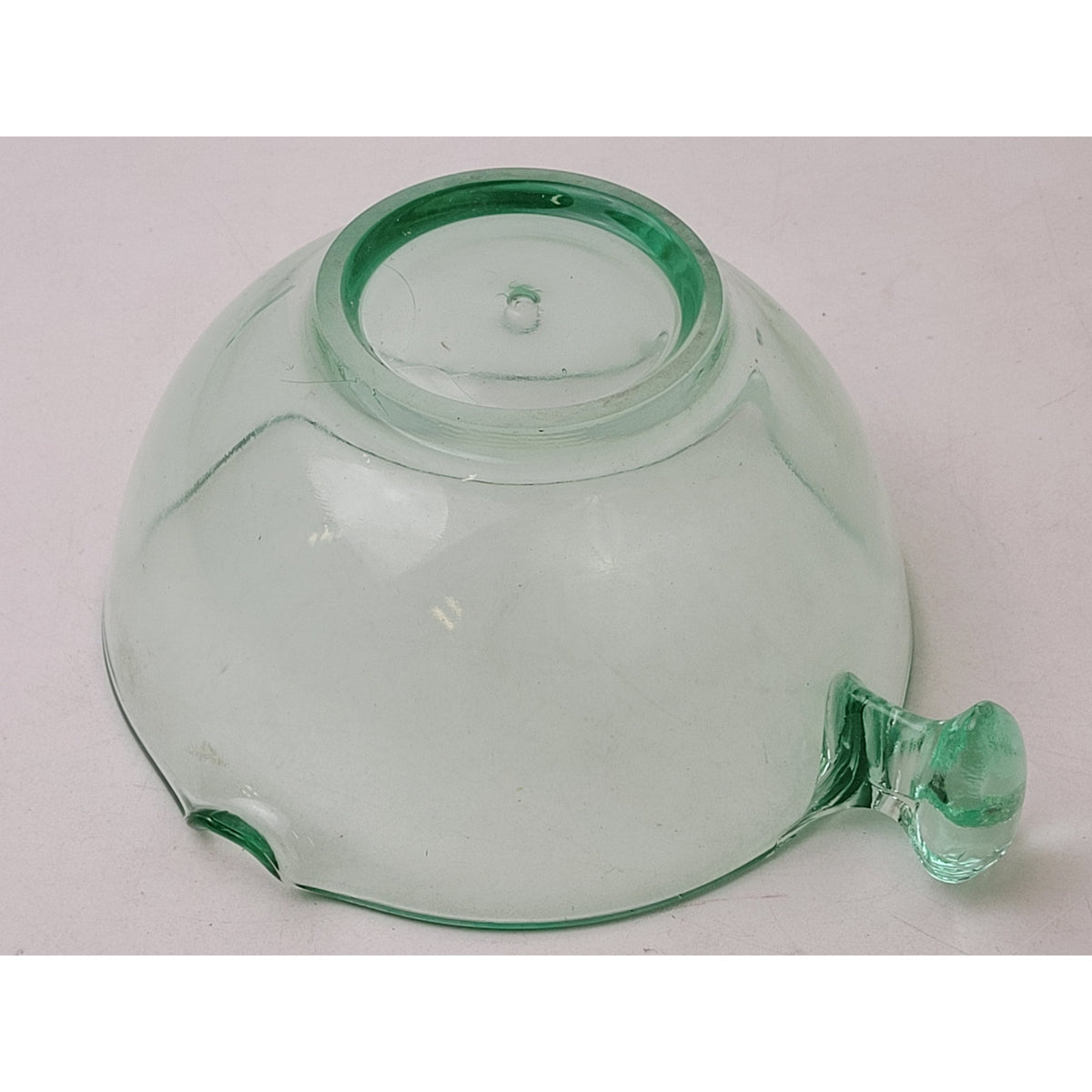 Vintage 1930s D&B Co. Green Uranium Vaseline Double Spout Mixing/Batter Bowl