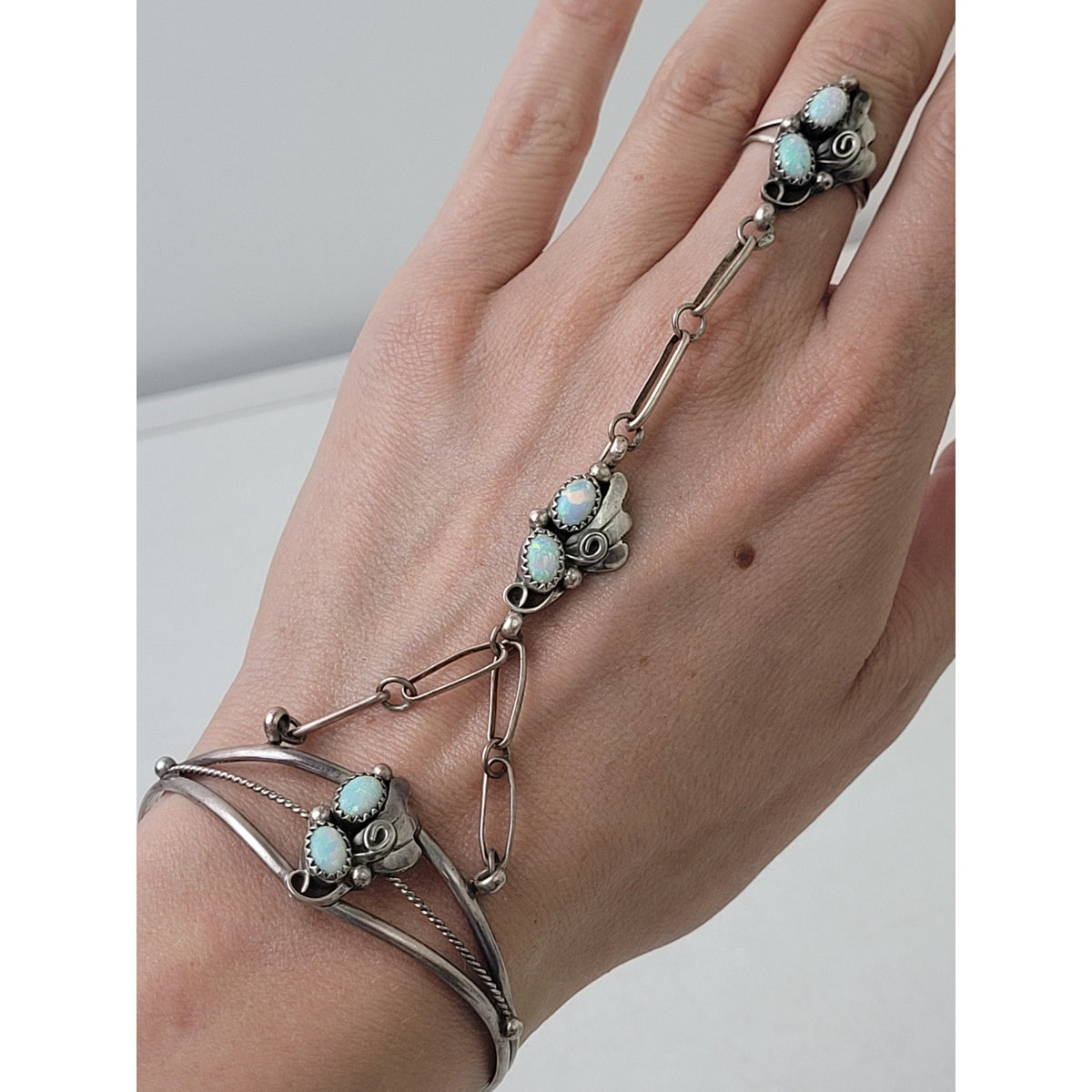 VTG 70s Sterling Silver Navajo Cuff Bracelet Ring Chain Opal Leaf Design