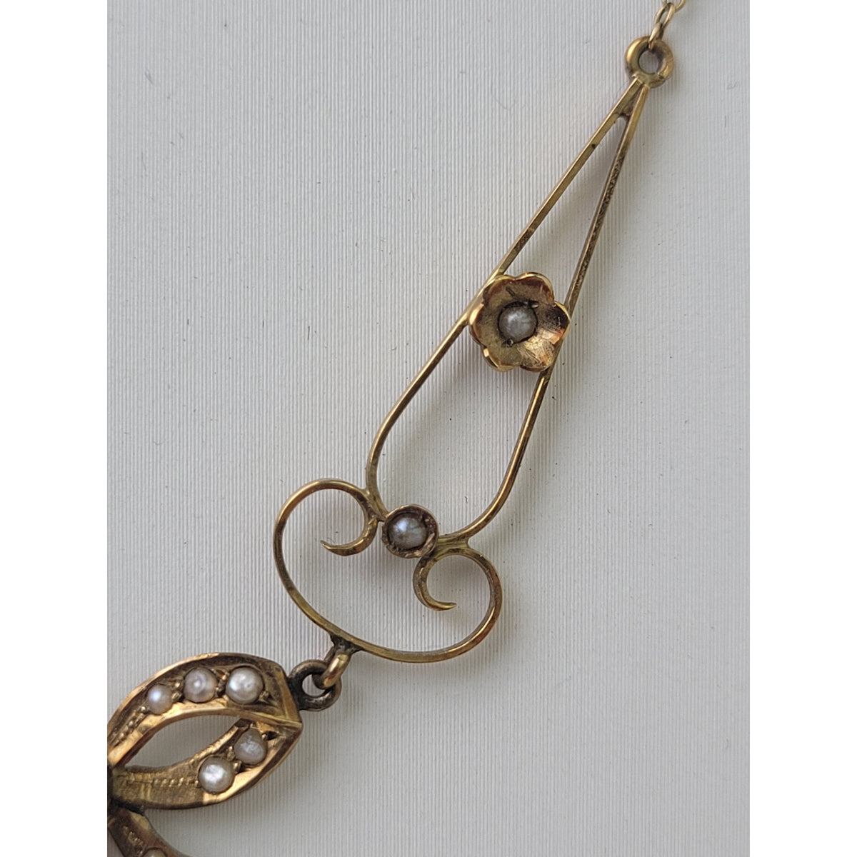 14K Yellow Gold Art Nouveau Genuine Peridot & Seed Pearl Bow Drop Necklace w Box