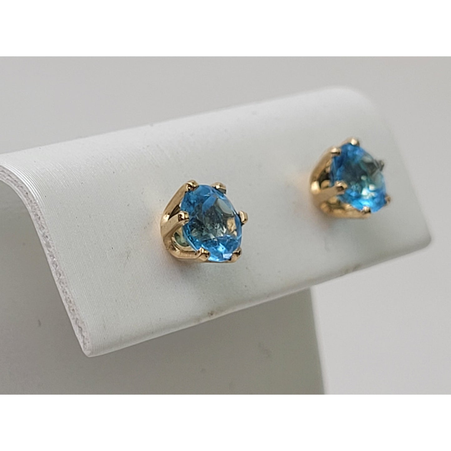 Classic Blue Topaz 6mm Stone w Six-Prong 14K Gold Setting Stud Earrings
