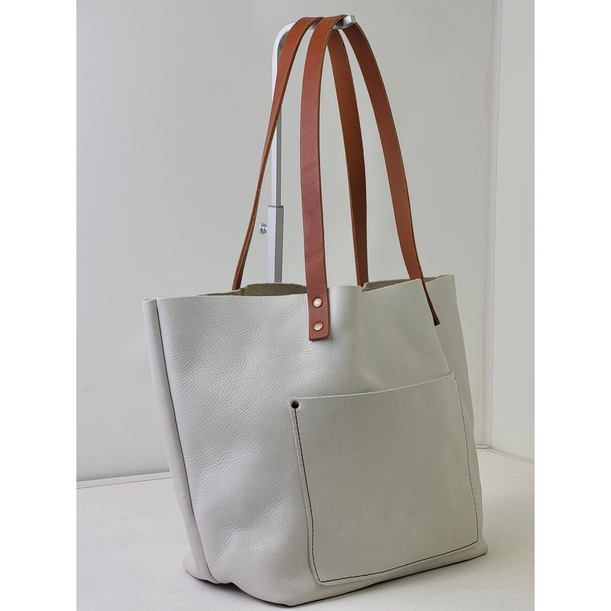Portland Leather Goods Classic Leather Tote in Beluga w Brown Leather Straps EUC
