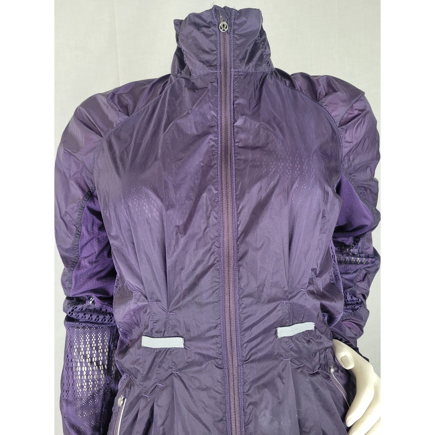 Lululemon Purple Run Wild Jacket Mesh Panels Ruffle Detail Women's Sz 4/6