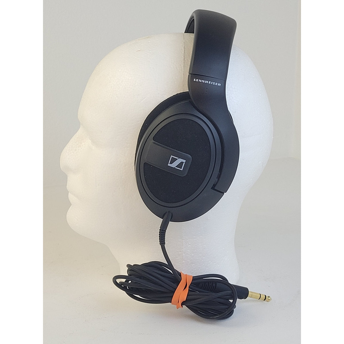 Sennheiser HD 569 Closed-Back Around-Ear Wired Headphones Black | Untested