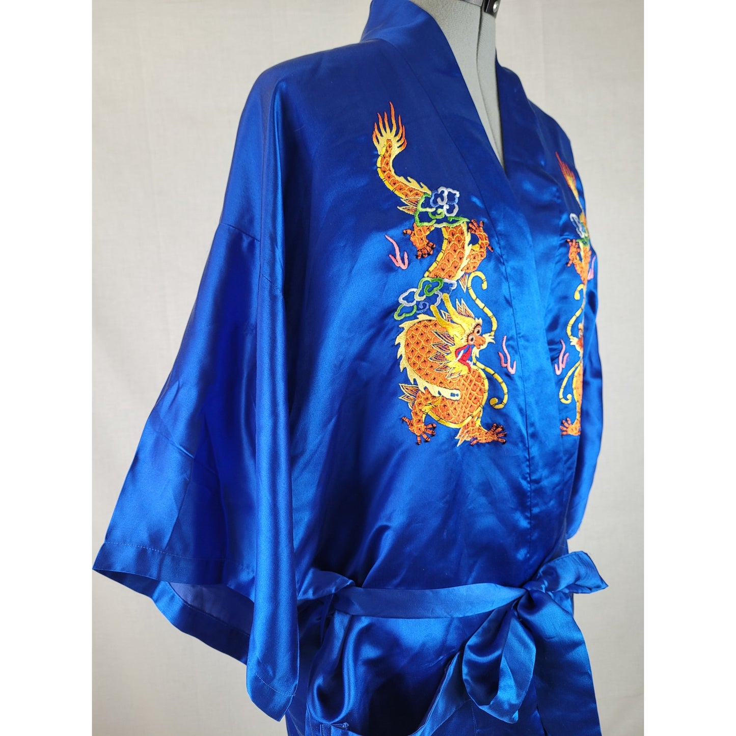 Vintage Pearls Brand Gold Dragon Embroidered Blue Silk Robe w Belt Sz S/M