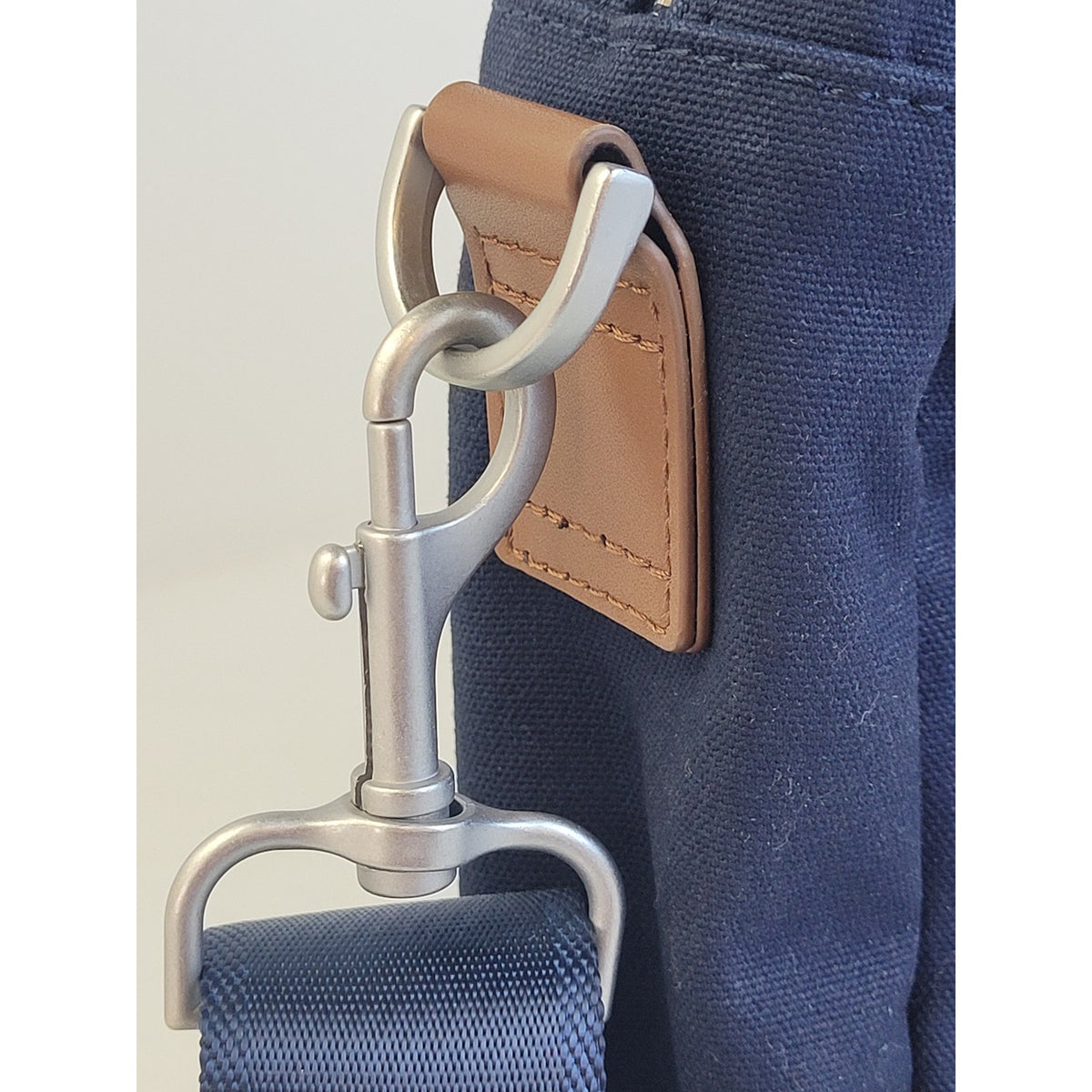 Brooks Brothers Wells Briefcase Navy Blazer Colorway w Brown Leather Handles EUC