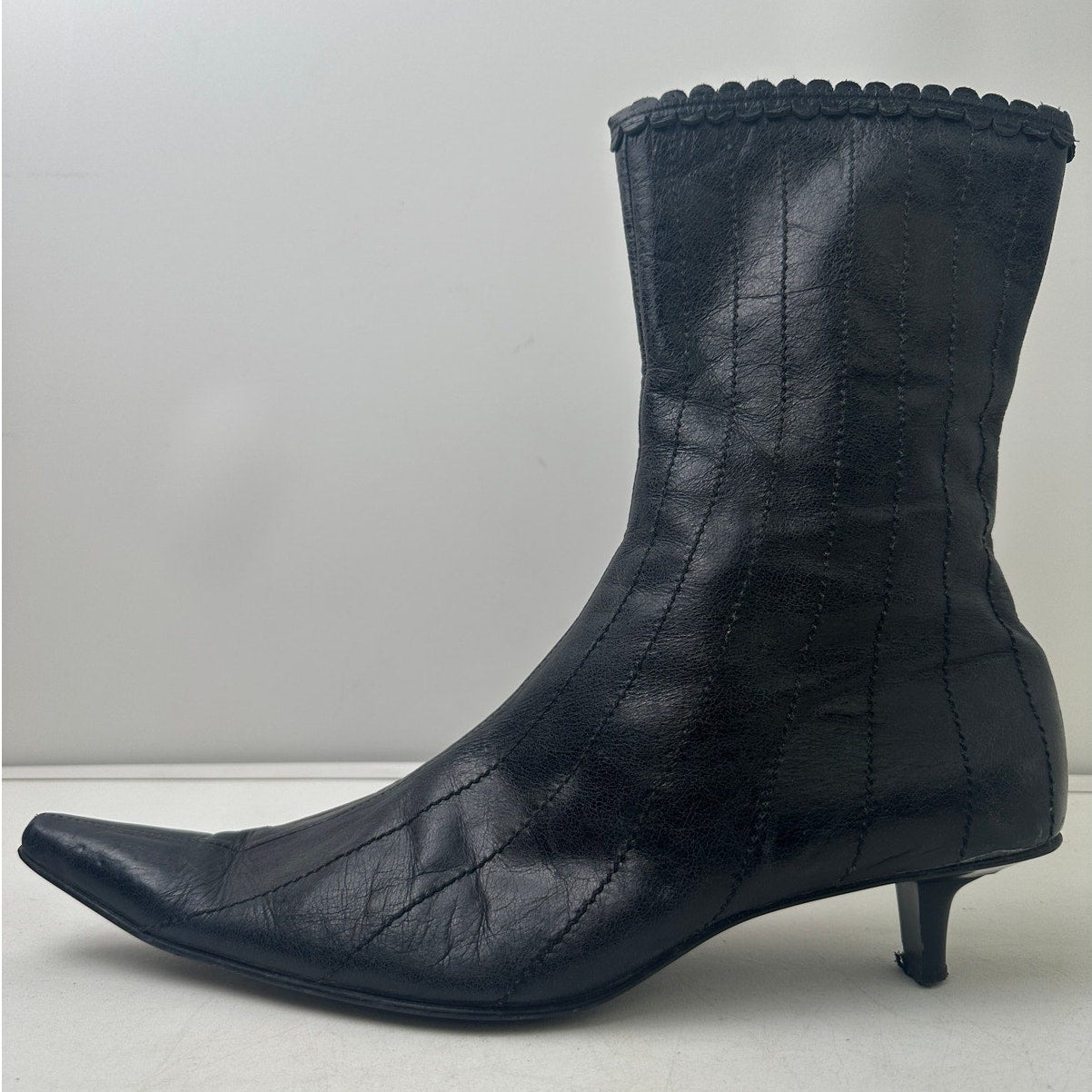 Vintage Briarwood Black Leather Pointed Toe Kitten Heel Boots Women's Sz 10