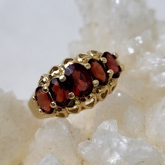 14K Yellow Gold 5-Stone Garnet Heart Ring | Size 5 3/4 | 2.88 Grams