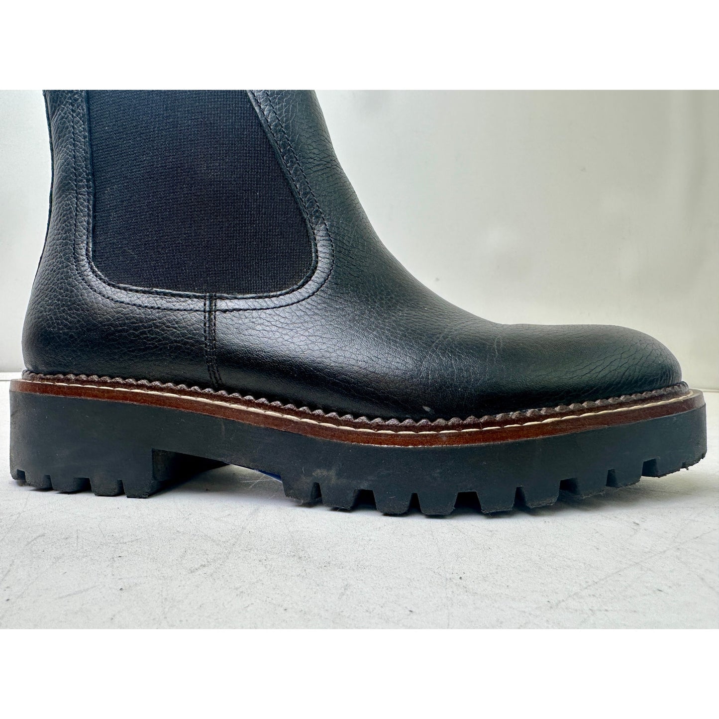 Caslon Miller Water Resistant Black Leather Chelsea Lug Boots Women's Sz 7.5