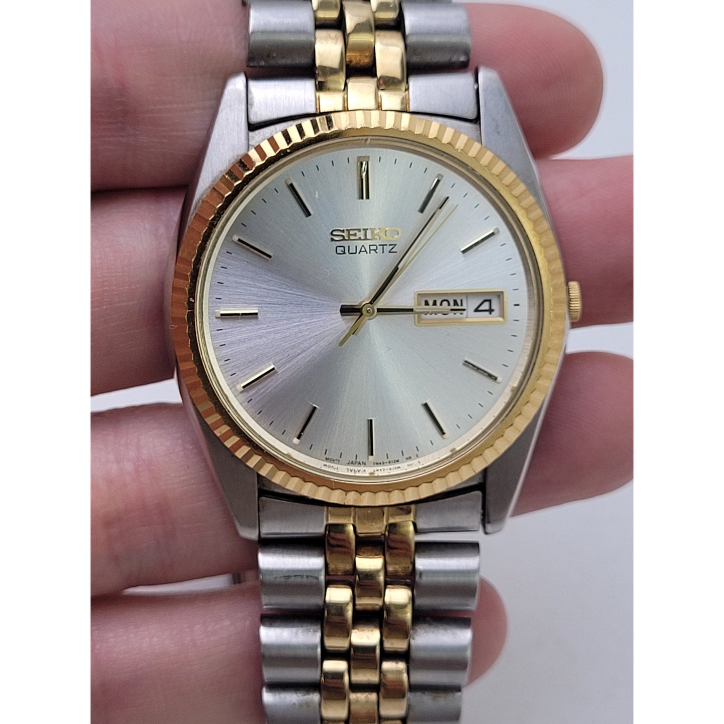 VTG Seiko Gold & Silver President Quartz 7N43-8111 White Dial Day Date | Works
