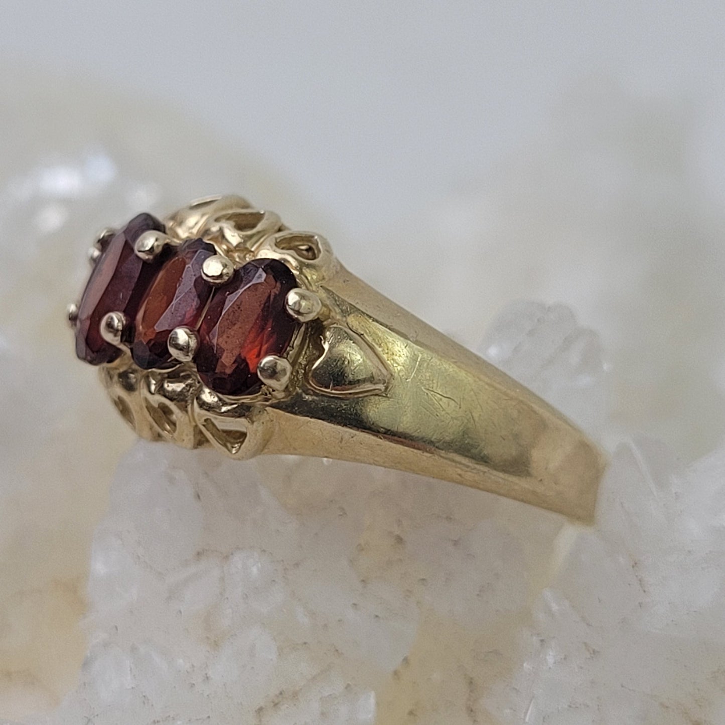 14K Yellow Gold 5-Stone Garnet Heart Ring | Size 5 3/4 | 2.88 Grams
