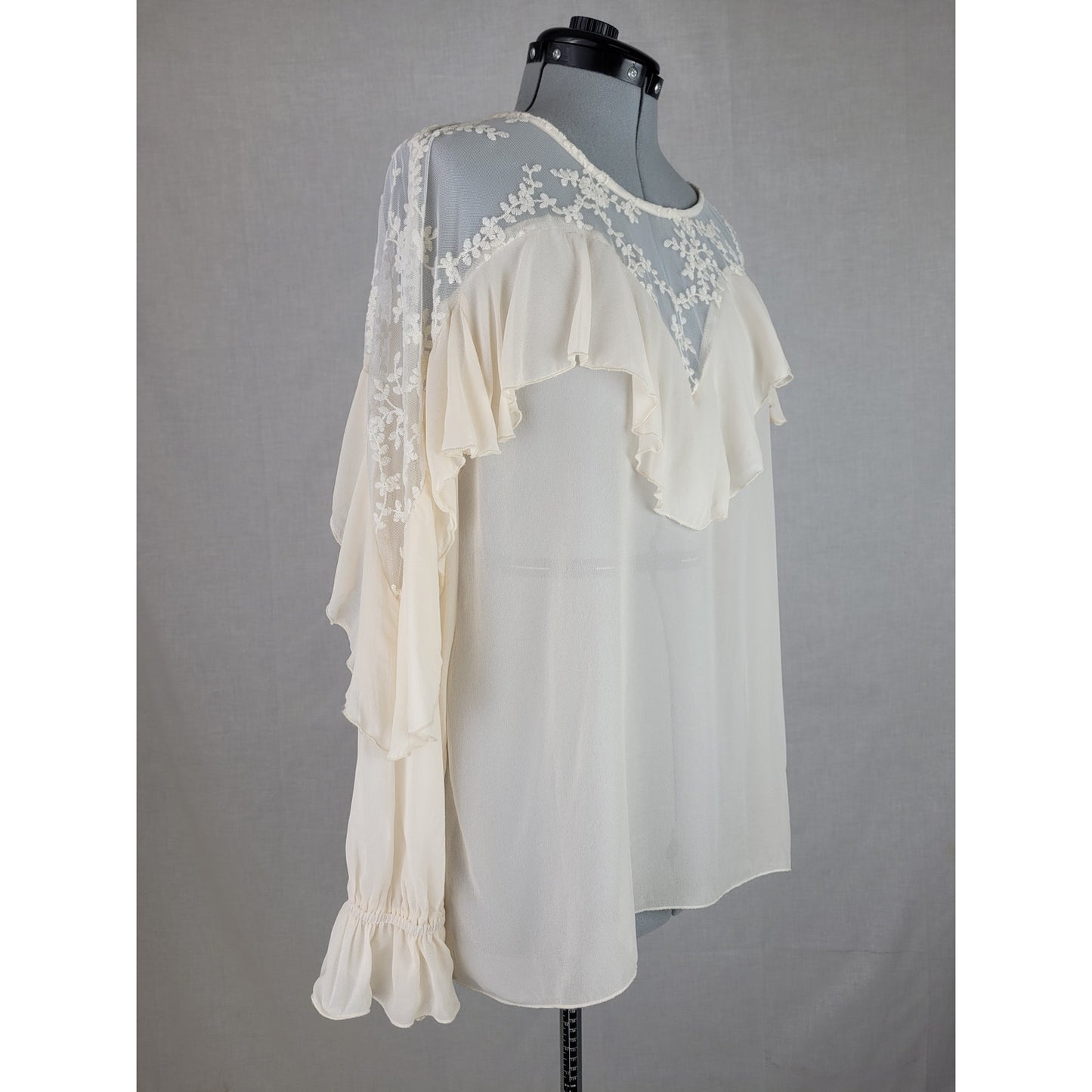 Johnny Was Romantic Cream Ruffled Lace Blouse Size Medium