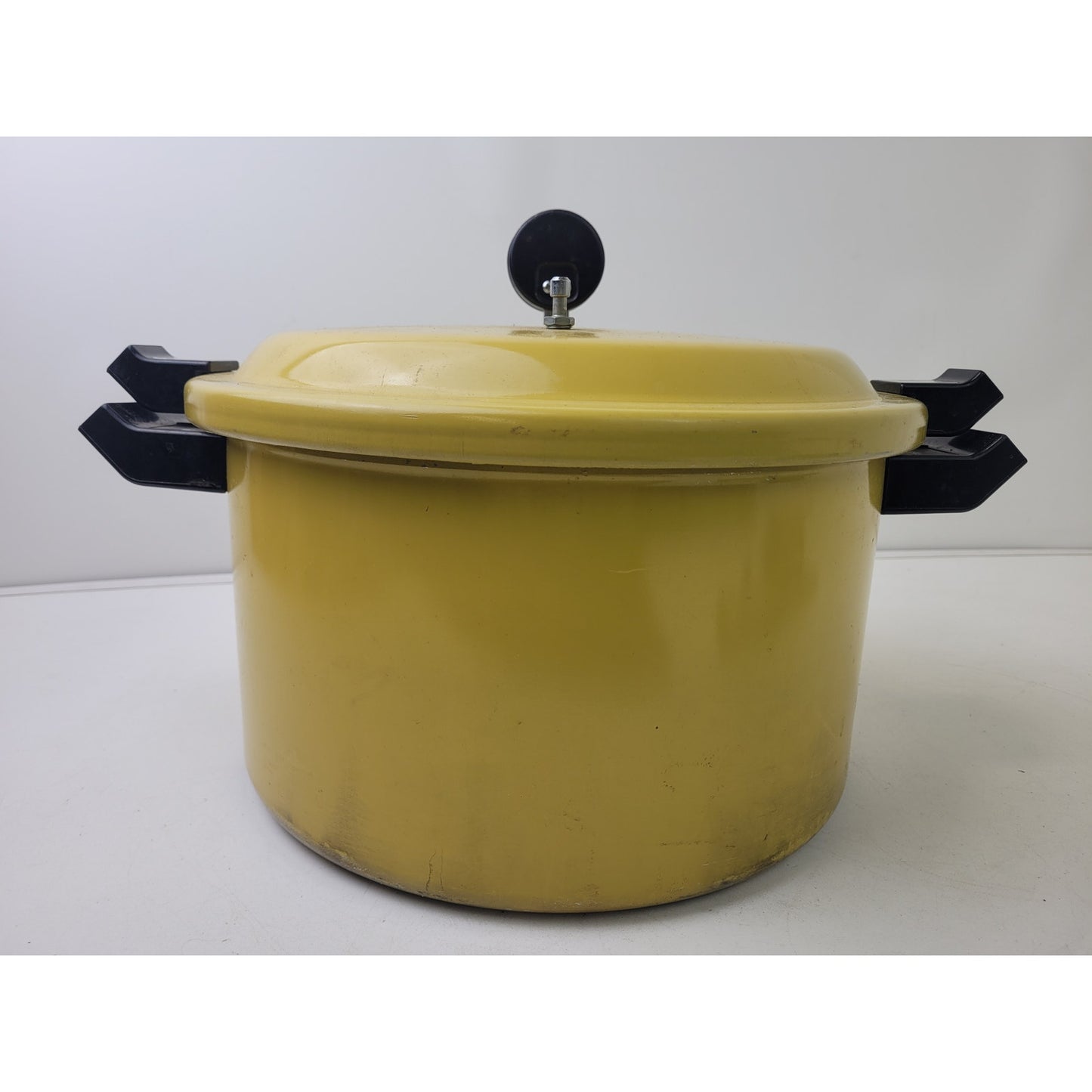 Vintage 12-Quart Presto Pressure Cooker & Canner w Accessories in Harvest Gold