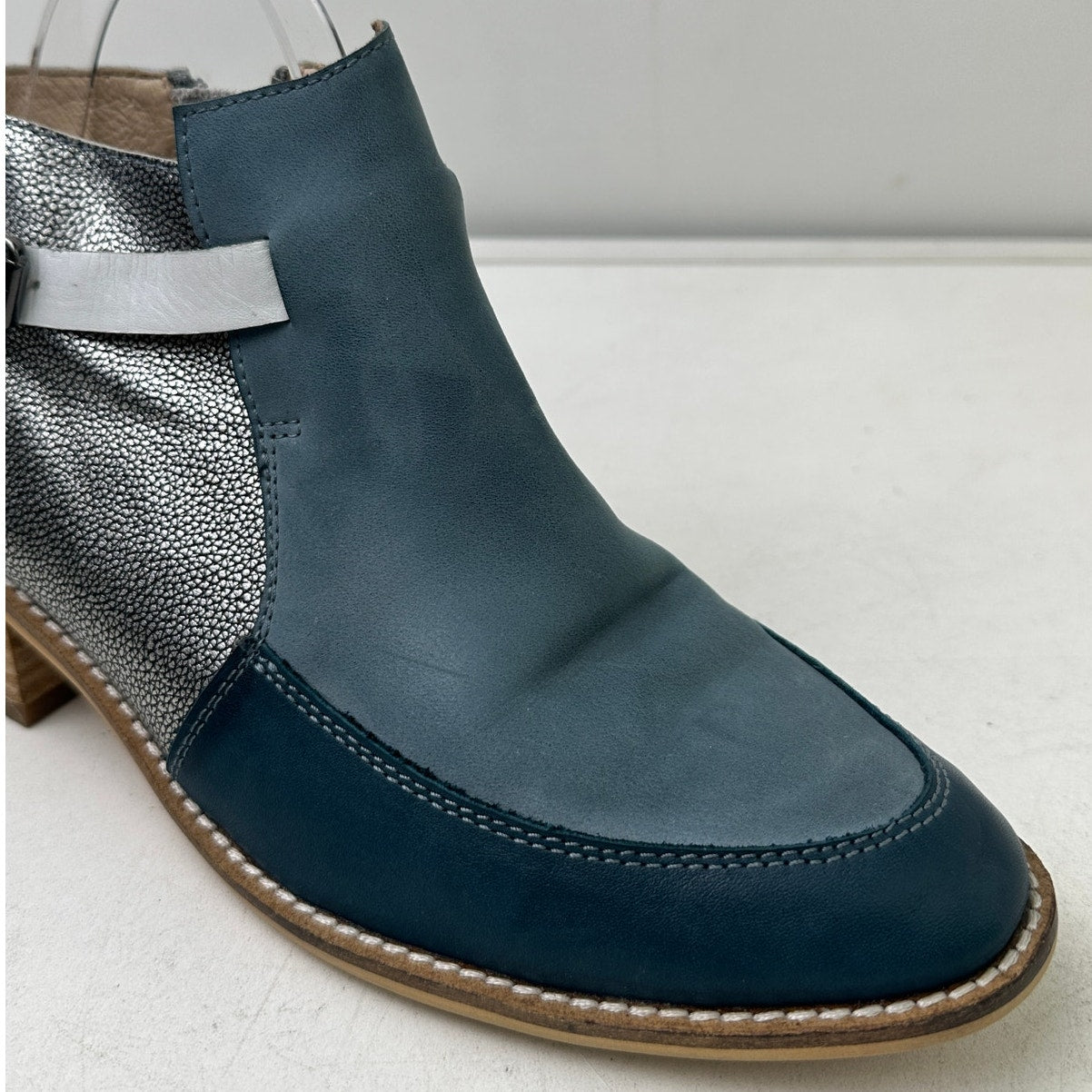 Bresley Multi-Tone Blue/Silver Leather Ankle Boots Women's Sz 40 EU