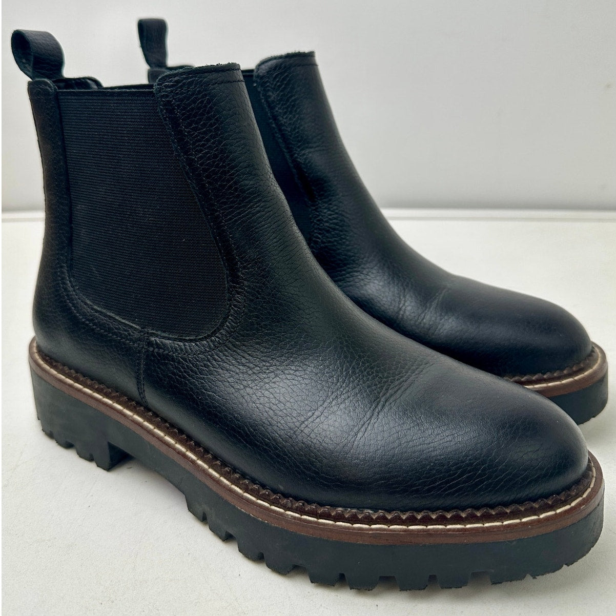 Caslon Miller Water Resistant Black Leather Chelsea Lug Boots Women's Sz 7.5