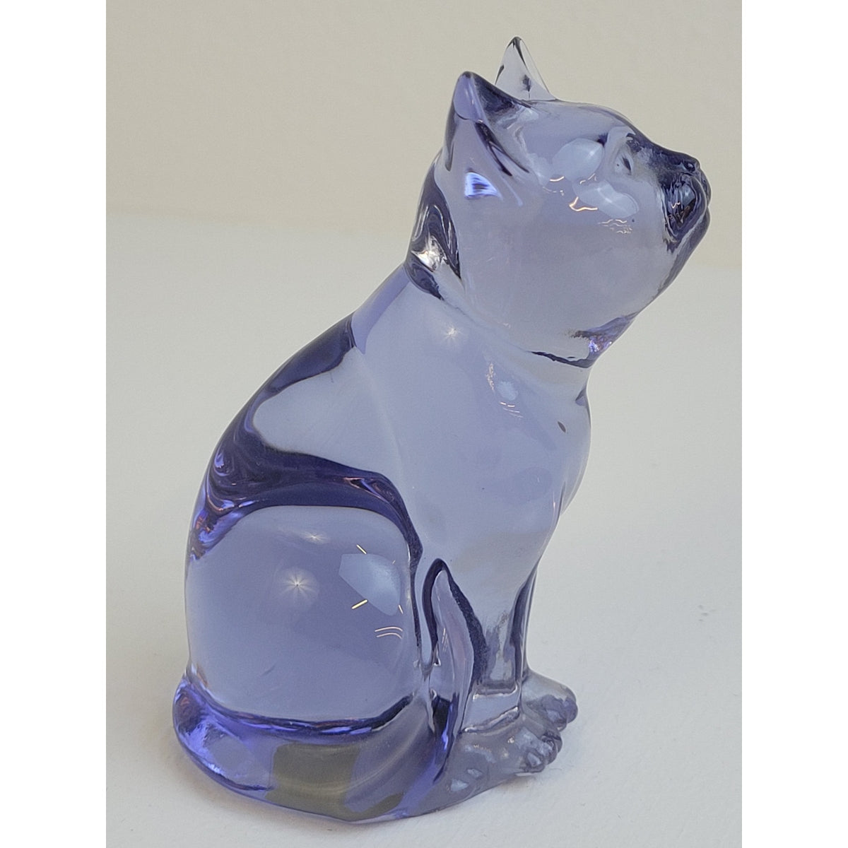 Vintage Fenton Glass Amethyst Light Purple Sitting Cat Figurine