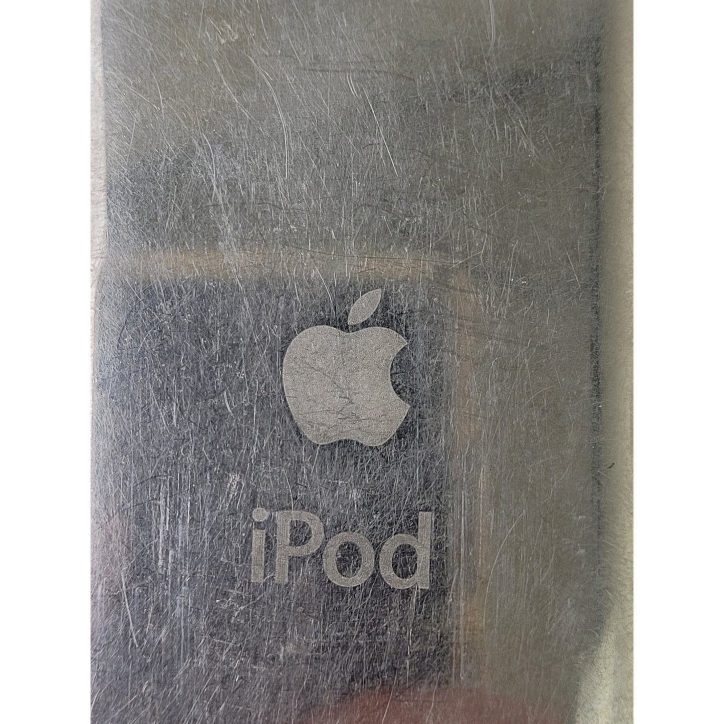 Apple iPod Touch 4th Generation Chrome & Black w Cable | Power Tested & Working