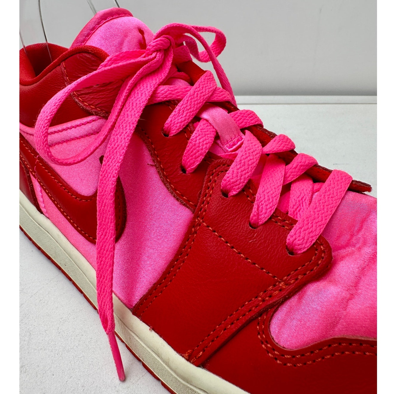 Air Jordan 1 Low SE Pink Blast Sneakers Women's Sz 11