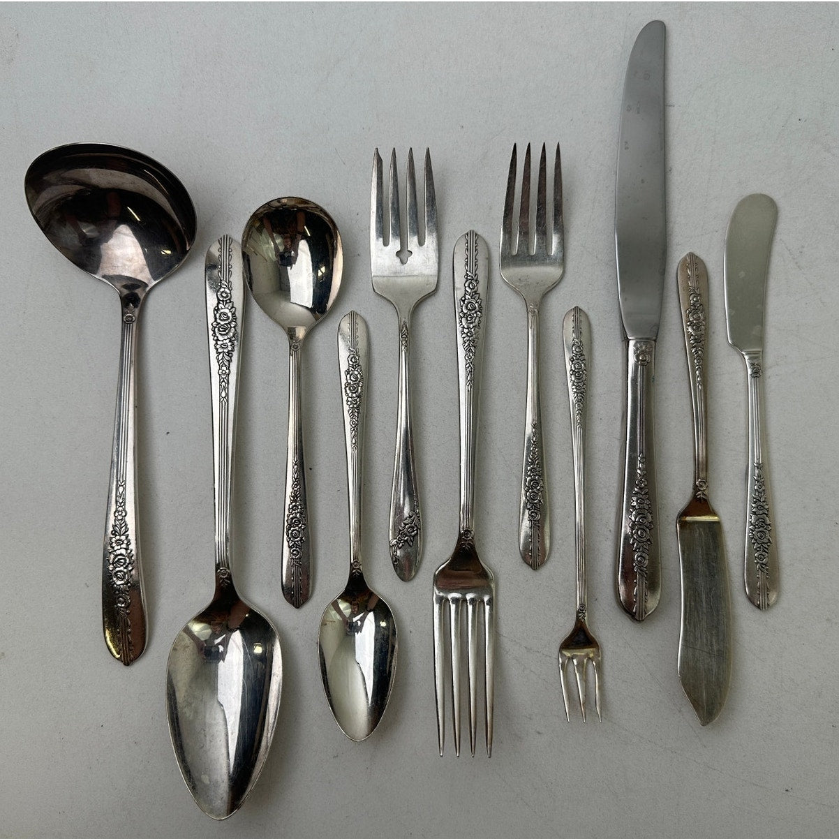 85-Piece Oneida Nobility Plate "Royal Rose" Silverware Set with Wood Chest