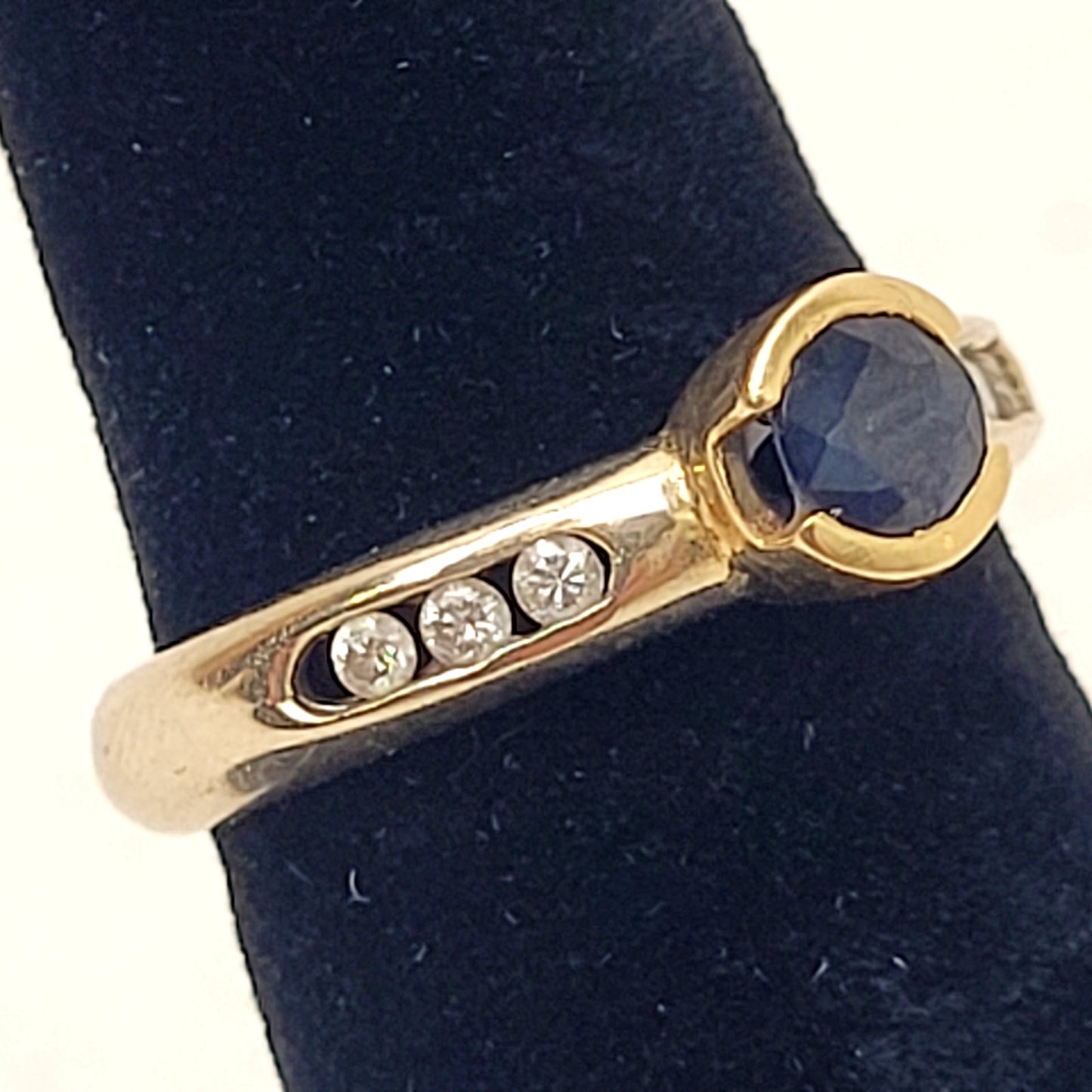 14K Yellow & White Gold Bezel-Set Sapphire Moissanite Ring | Sz 5 1/4