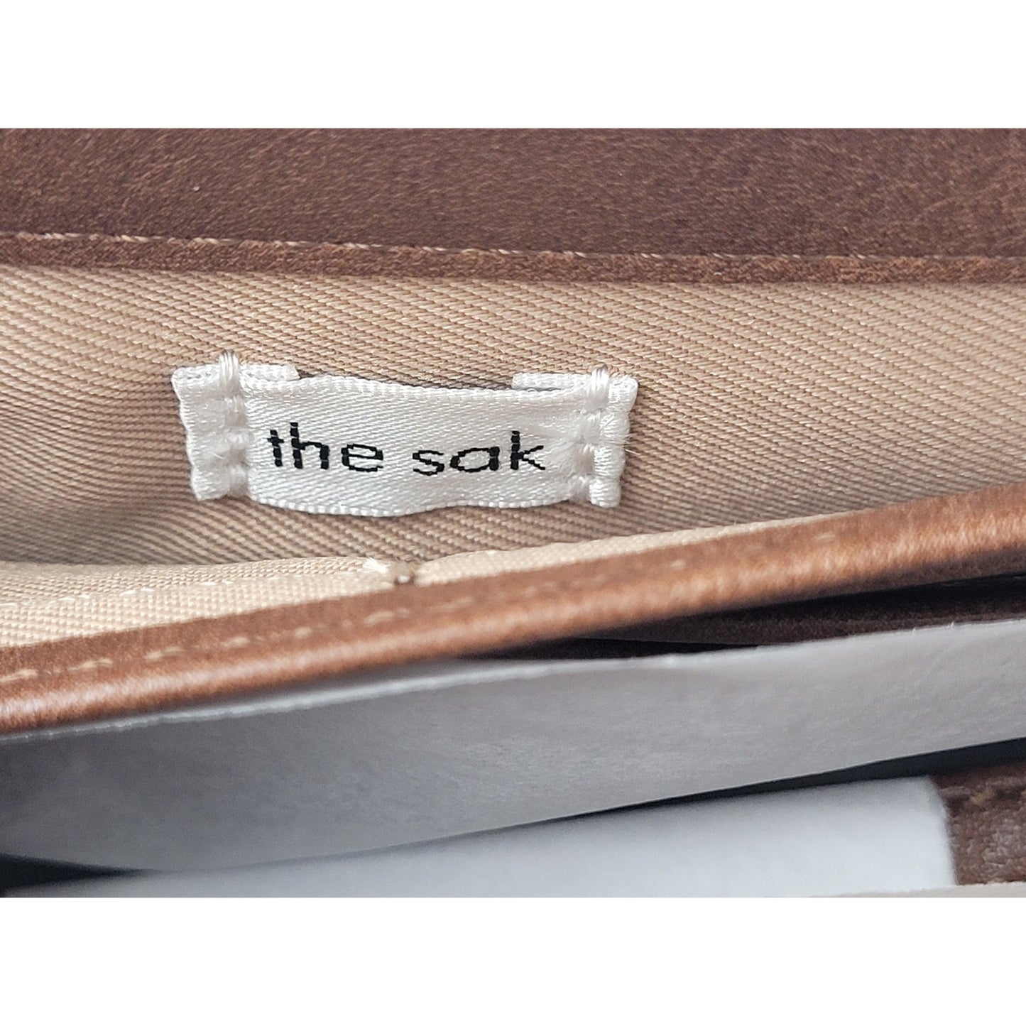 The Sak Iris Leather Crossbody Wristlet Smartphone Wallet NWT Retail $99