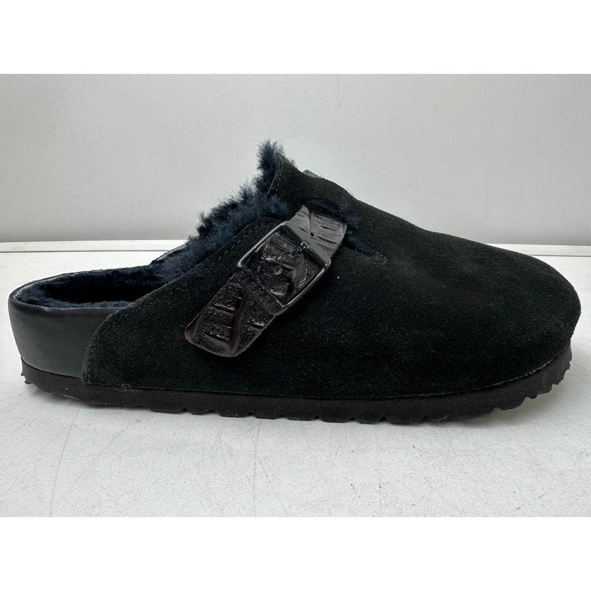 Birkenstock Boston Black Shearling Suede Clogs w/ Embossed Strap Women's Sz 5