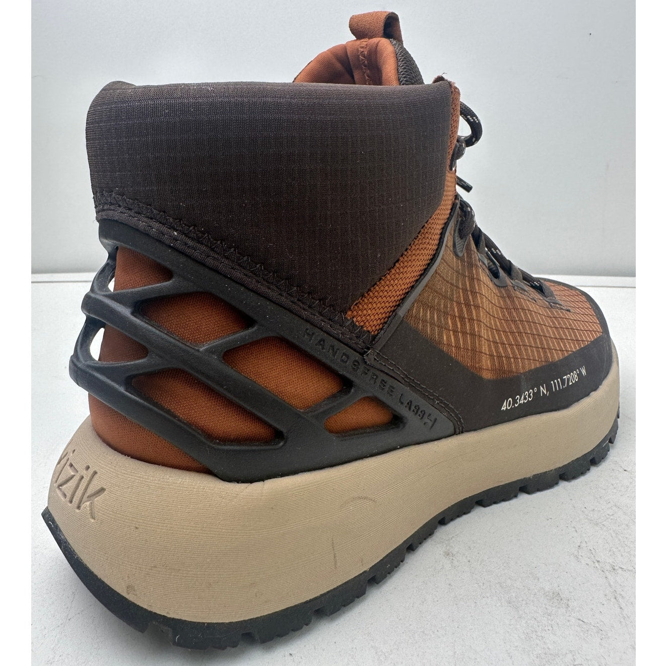 Kizik Wasatch Mid Caramel Cafe Slip-on Hiking Boots Men's 8.5 / Women's 10