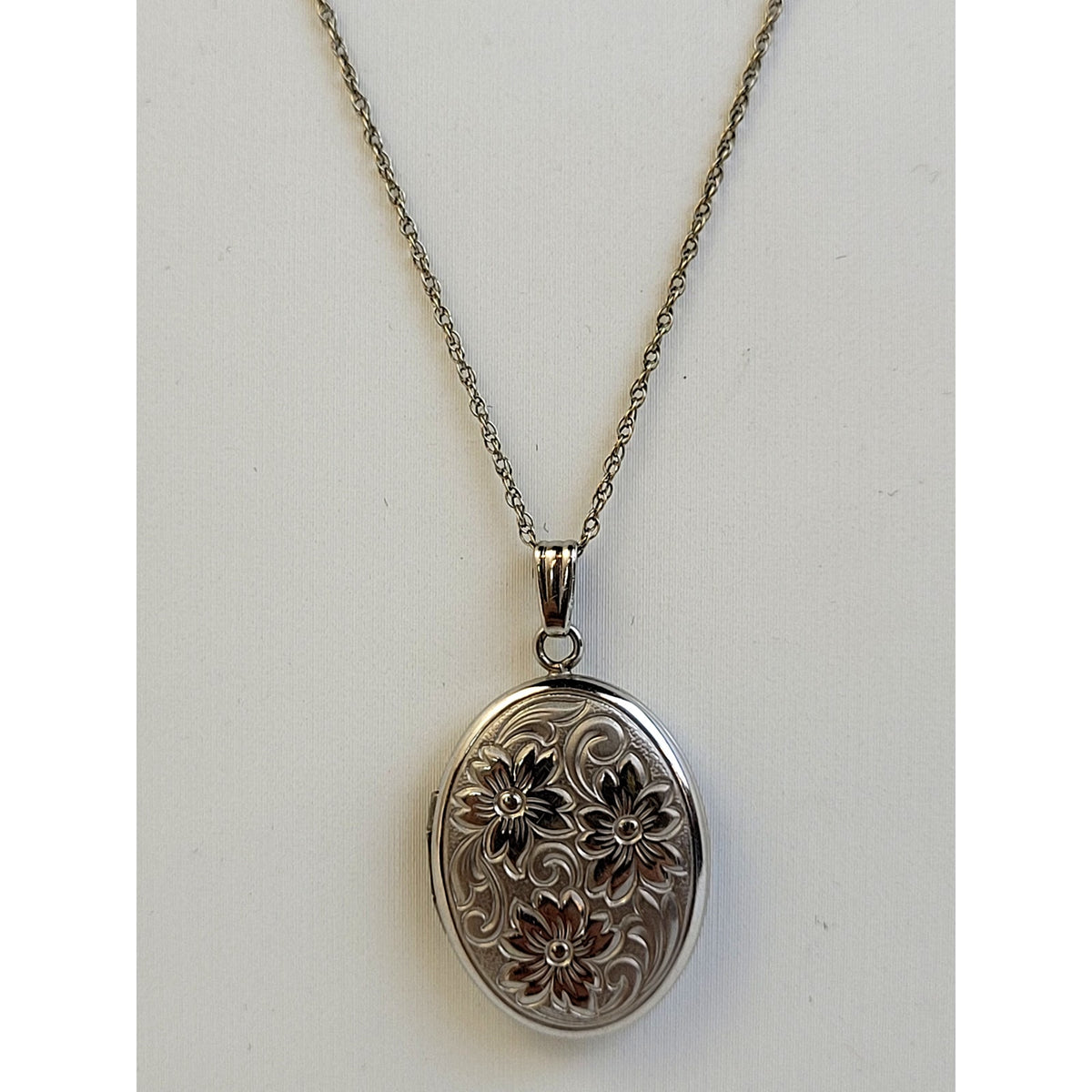 Vintage 14K Solid White Gold Floral Etched Locket on 18" Rope Chain | 3.67 Grams