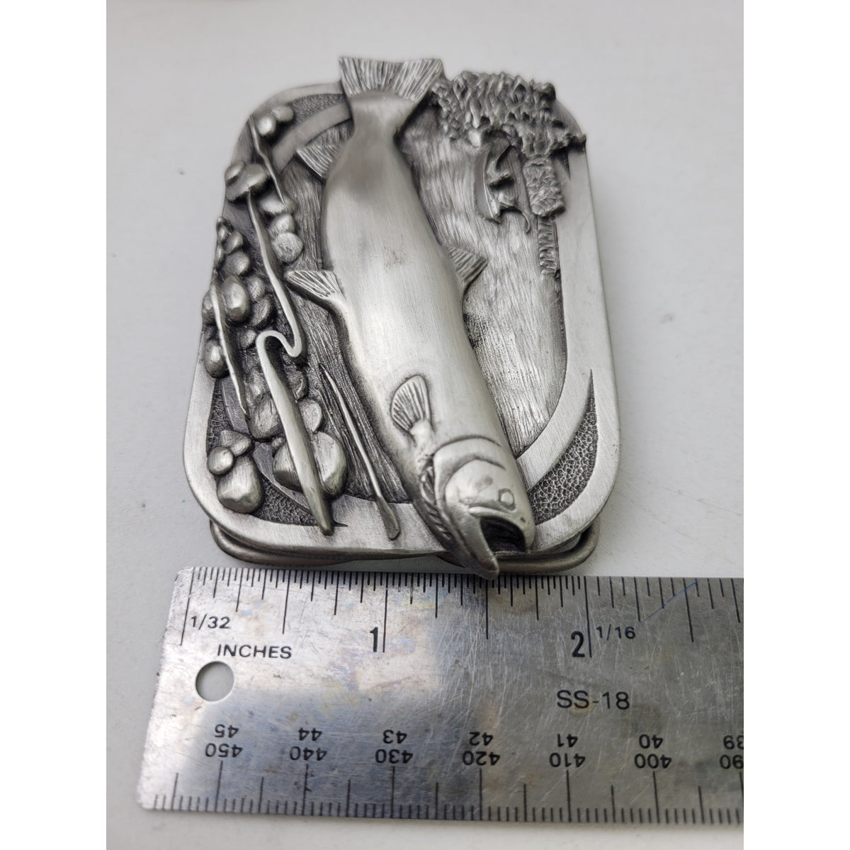 VTG 1983 Siskiyou Buckle Co. Inc. Fishing Pewter Belt Buckle
