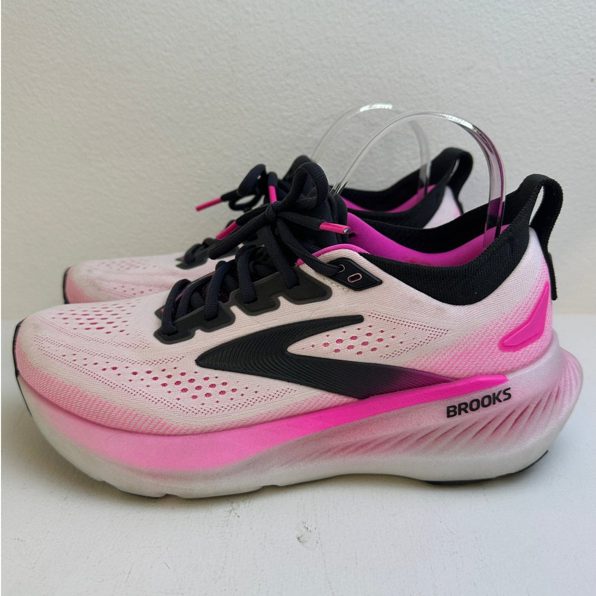 Brooks Glycerin 23 White Cyber Pink Max Cushion Running Shoes Women's Sz 8.5