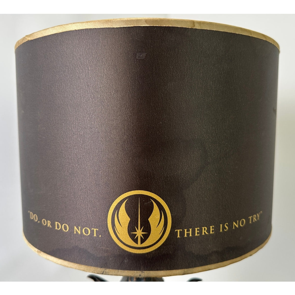 Star Wars Jedi Master Yoda Masterpiece Tabletop Lamp by The Bradford Exchange