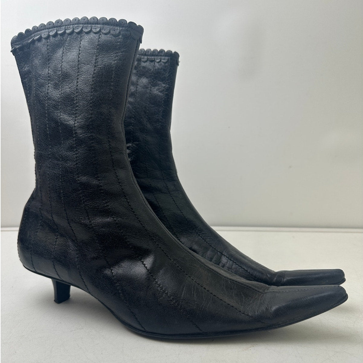 Vintage Briarwood Black Leather Pointed Toe Kitten Heel Boots Women's Sz 10