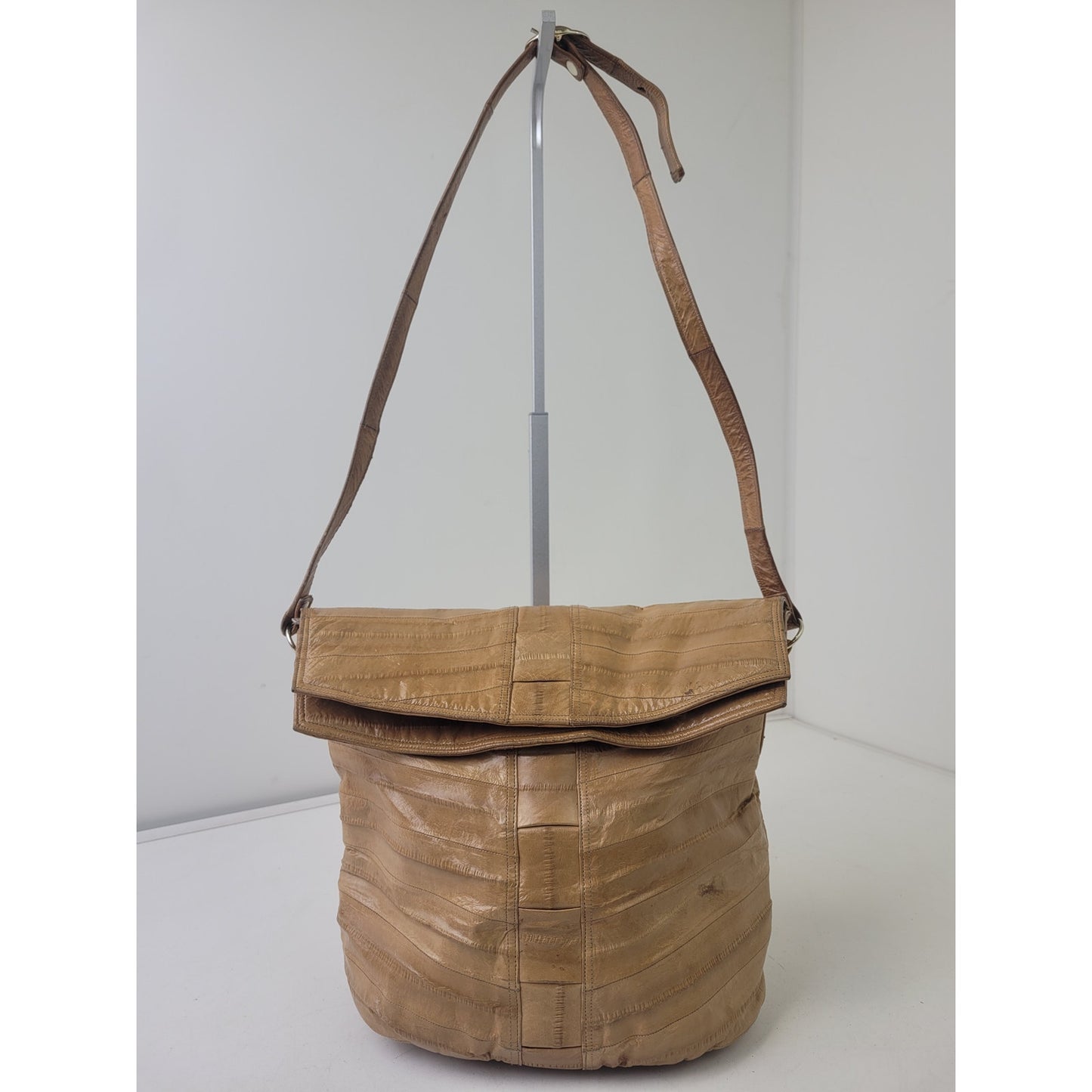 Vintage 1980s Tan Eel Skin Hobo Bucket Bag Medium Size Purse