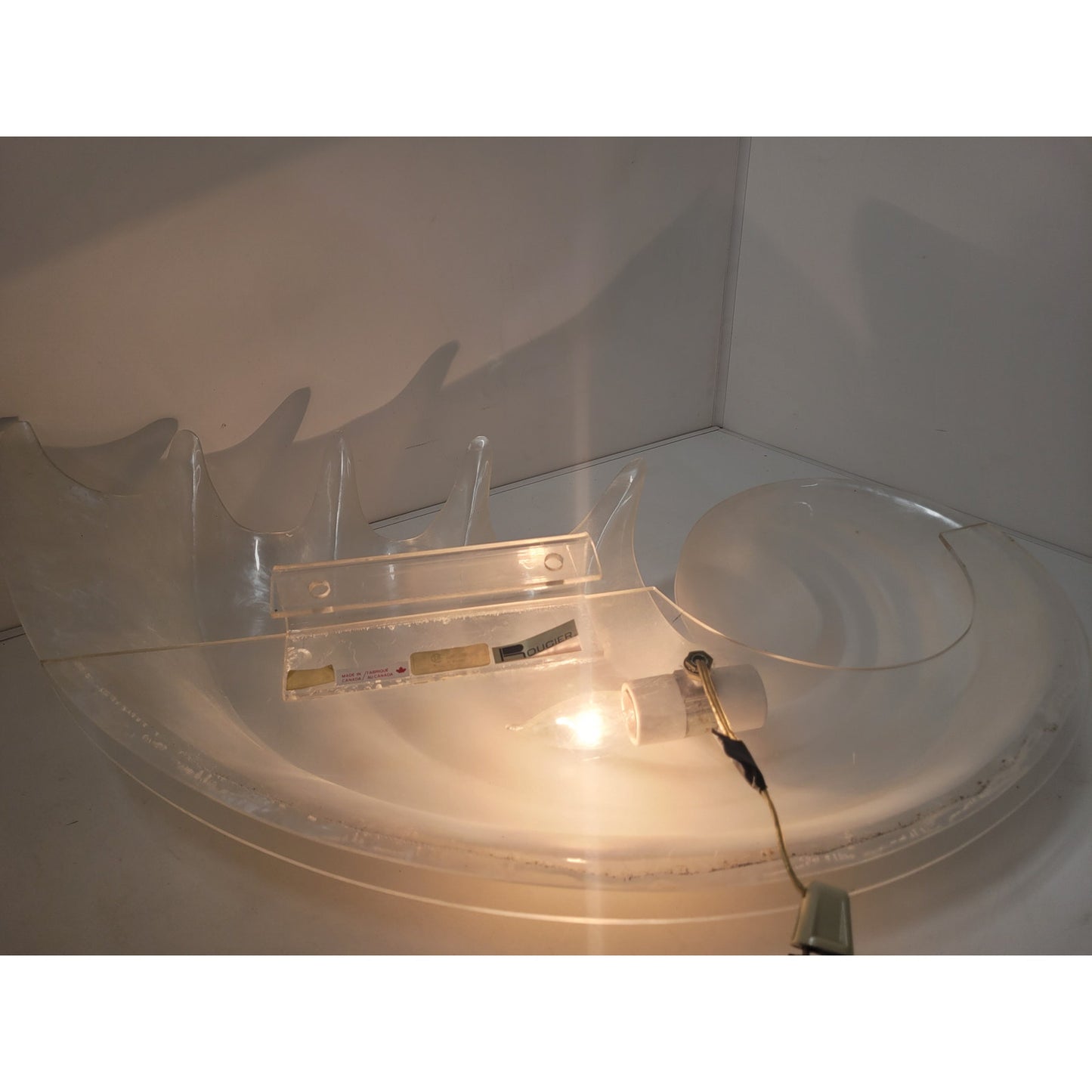 *RARE* Vintage 1970s Large Lucite Seashell Rougier Wall Light
