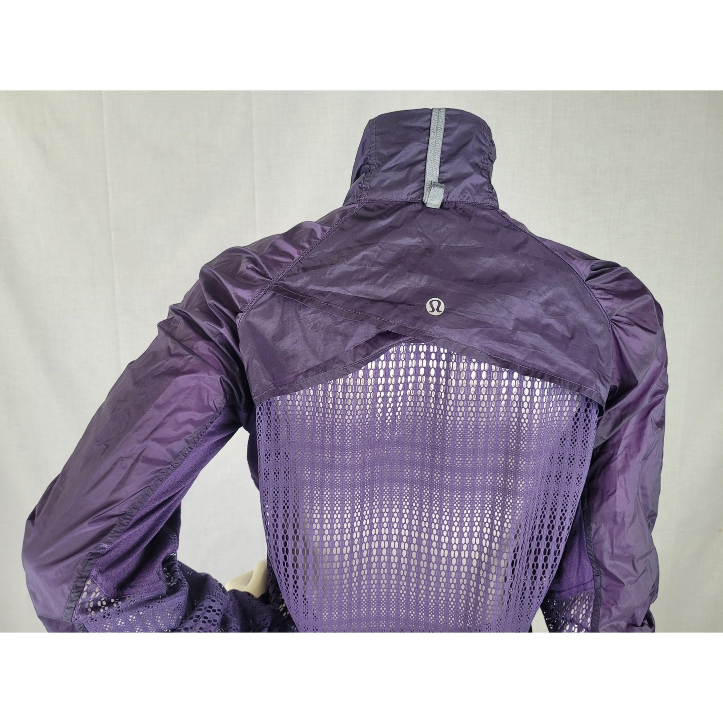Lululemon Purple Run Wild Jacket Mesh Panels Ruffle Detail Women's Sz 4/6