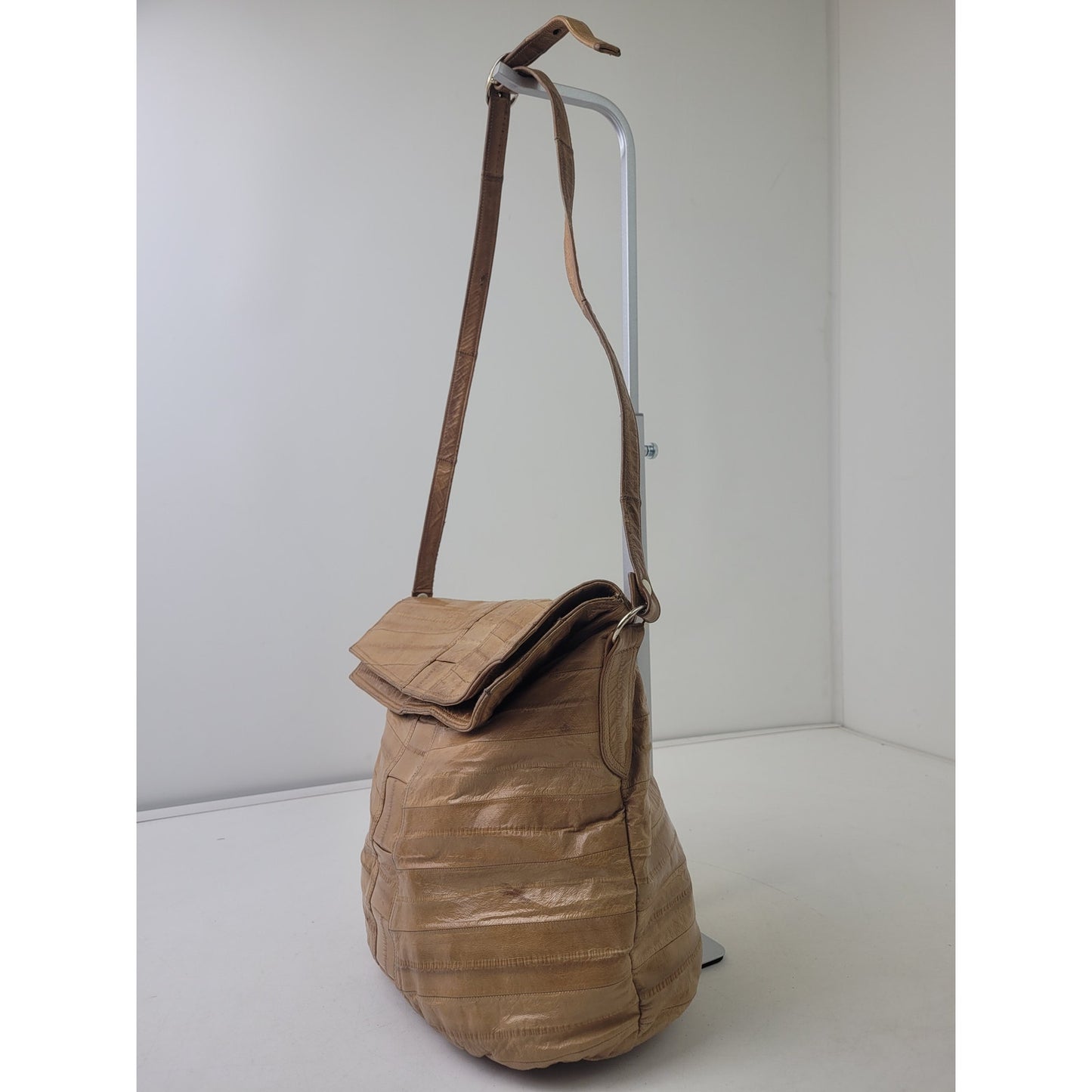Vintage 1980s Tan Eel Skin Hobo Bucket Bag Medium Size Purse