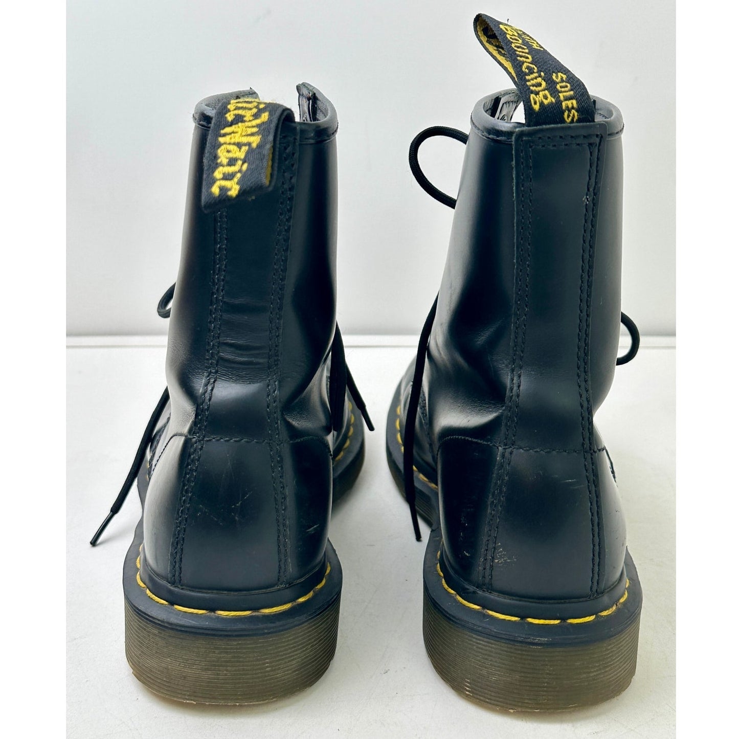 Dr. Martens 1460 Black Smooth Leather 8-Eye Lace Up Boots Women's Sz 8