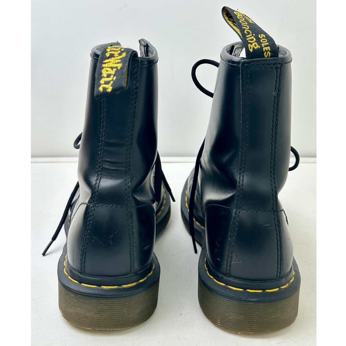 Dr. Martens 1460 Black Smooth Leather 8-Eye Lace Up Boots Women's Sz 8