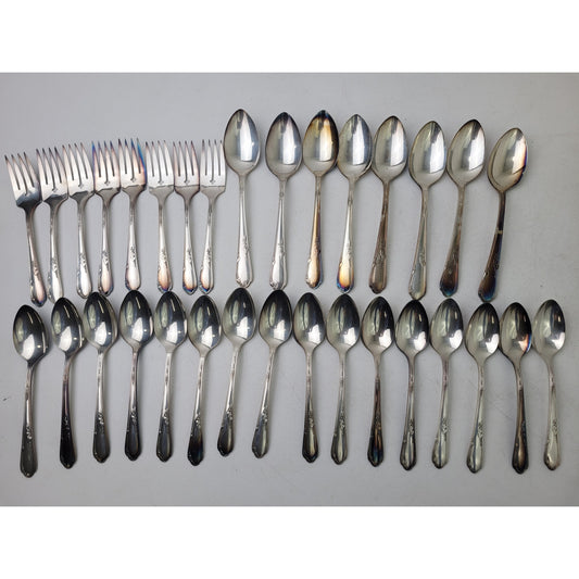 Vintage Wm A Rogers Oneida Meadowbrook Silverplate Silverware Set of 32