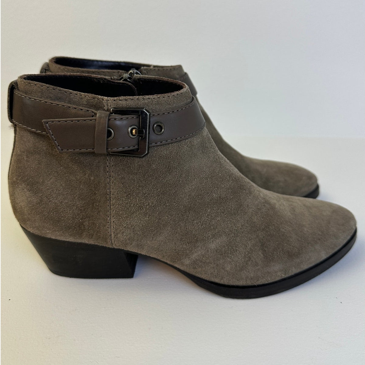 Aquatalia Light Brown Suede Buckle Ankle Boots Made in Italy Women’s Sz 6