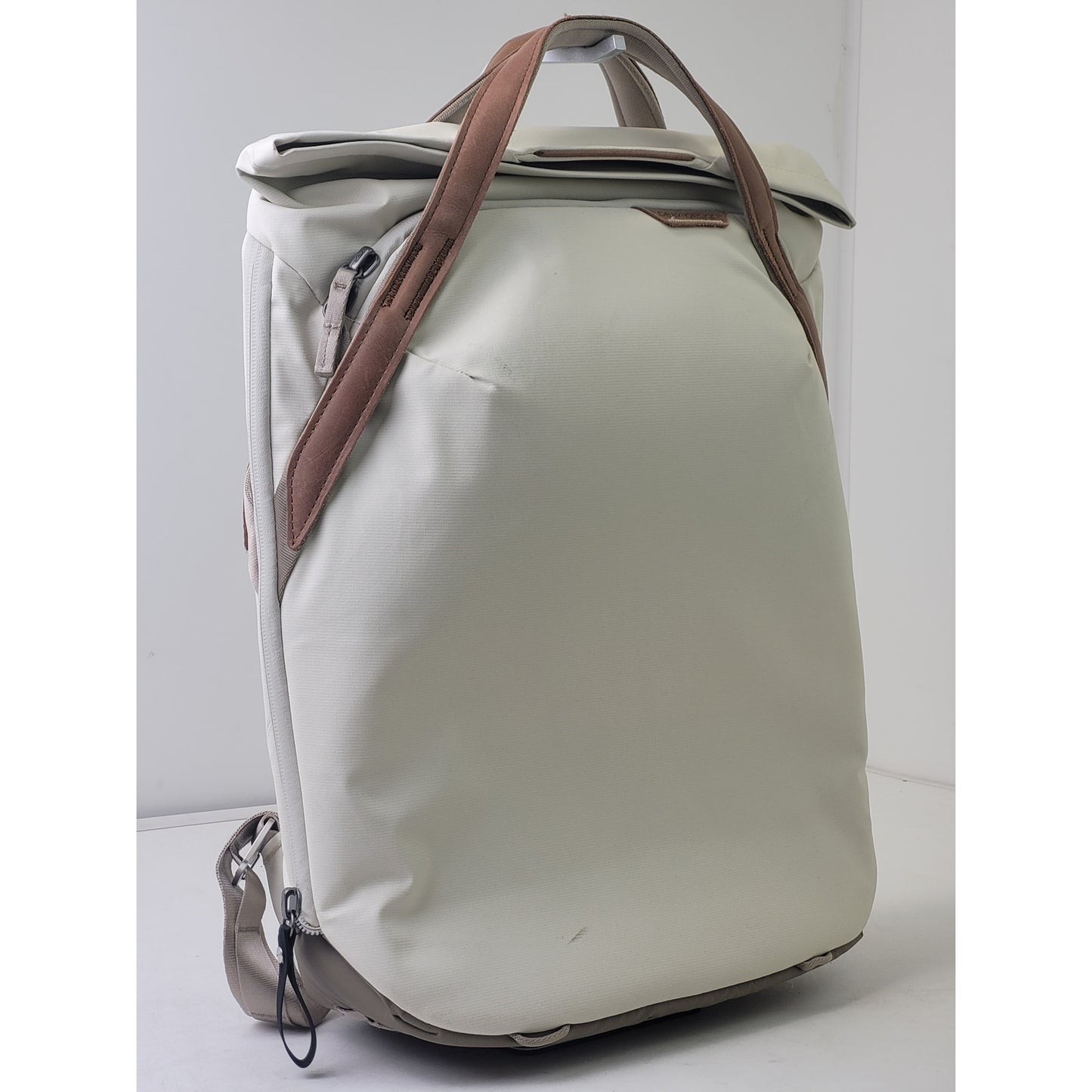 Peak Design 20L Everyday Totepack Backpack Bone with Brown Leather Trim EUC