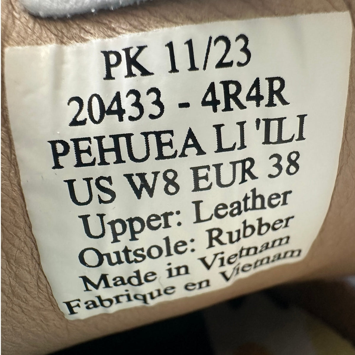 OluKai Pehuea Li 'llI Women's White Leather Sneakers Women's Sz 8