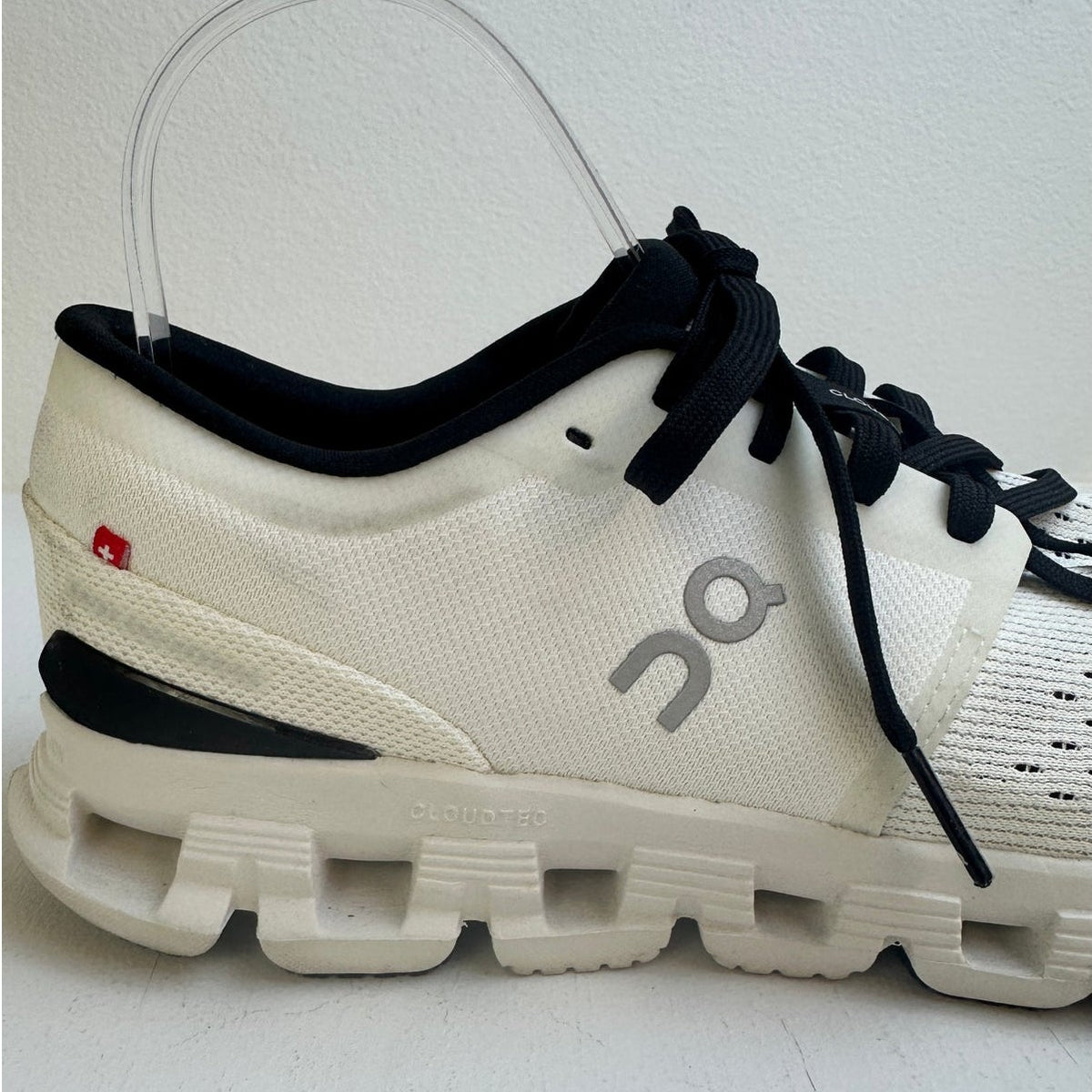 On Cloud X 4 Training Shoes Ivory/Black Size Women's Sz US 9.5 / EU 41