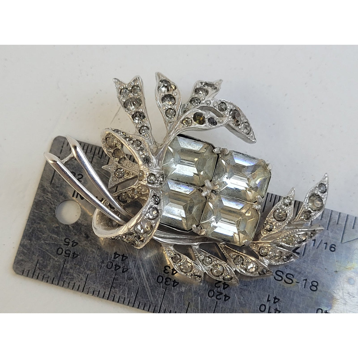 Vintage 1940s Eisenberg "U" Brooch Pin Emerald-Cut Glass Rhinestones Signed