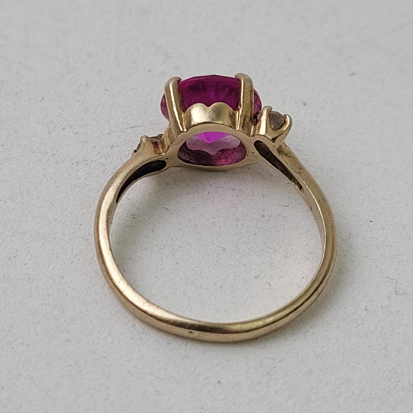Vintage 10K Yellow Gold Vibrant Pink Stone & Diamond Ring Sz 4.5 | 2.18 g