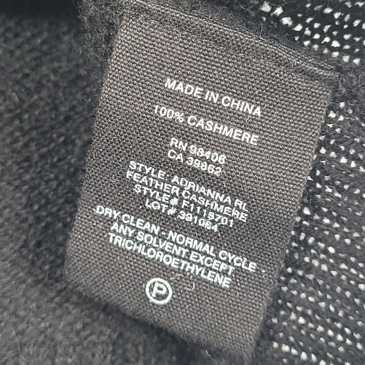 Theory Black 100% Cashmere V-Neck Sweater Relaxed Pullover Fit Women's Sz M