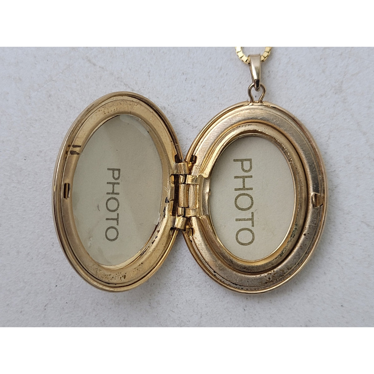 Solid 14K Yellow Gold Vintage Engraved Locket on 20" Gold Box Link Chain | 8.24g