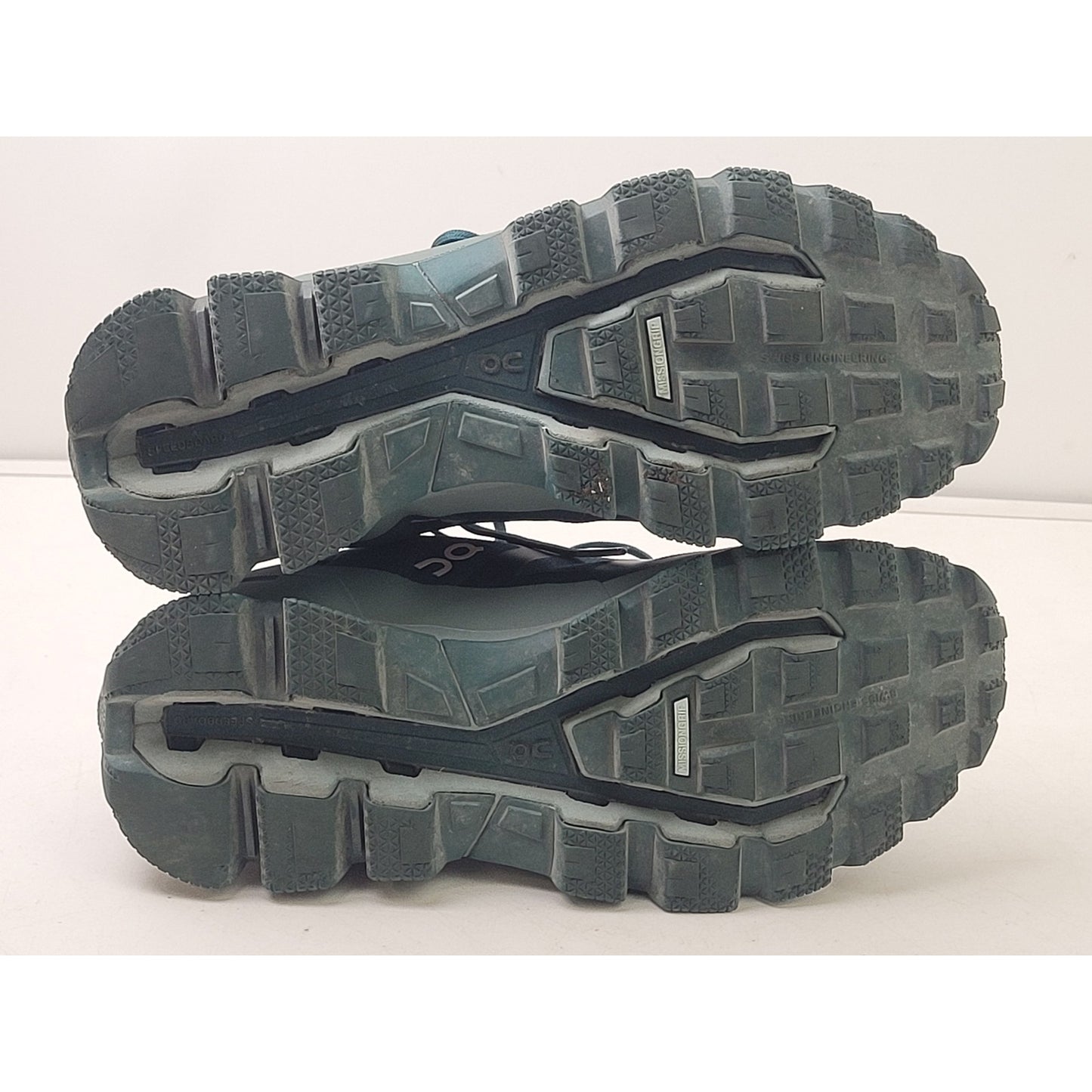 On Running Cloudventure Waterproof Trail Shoes Dark Green Women's Sz 9