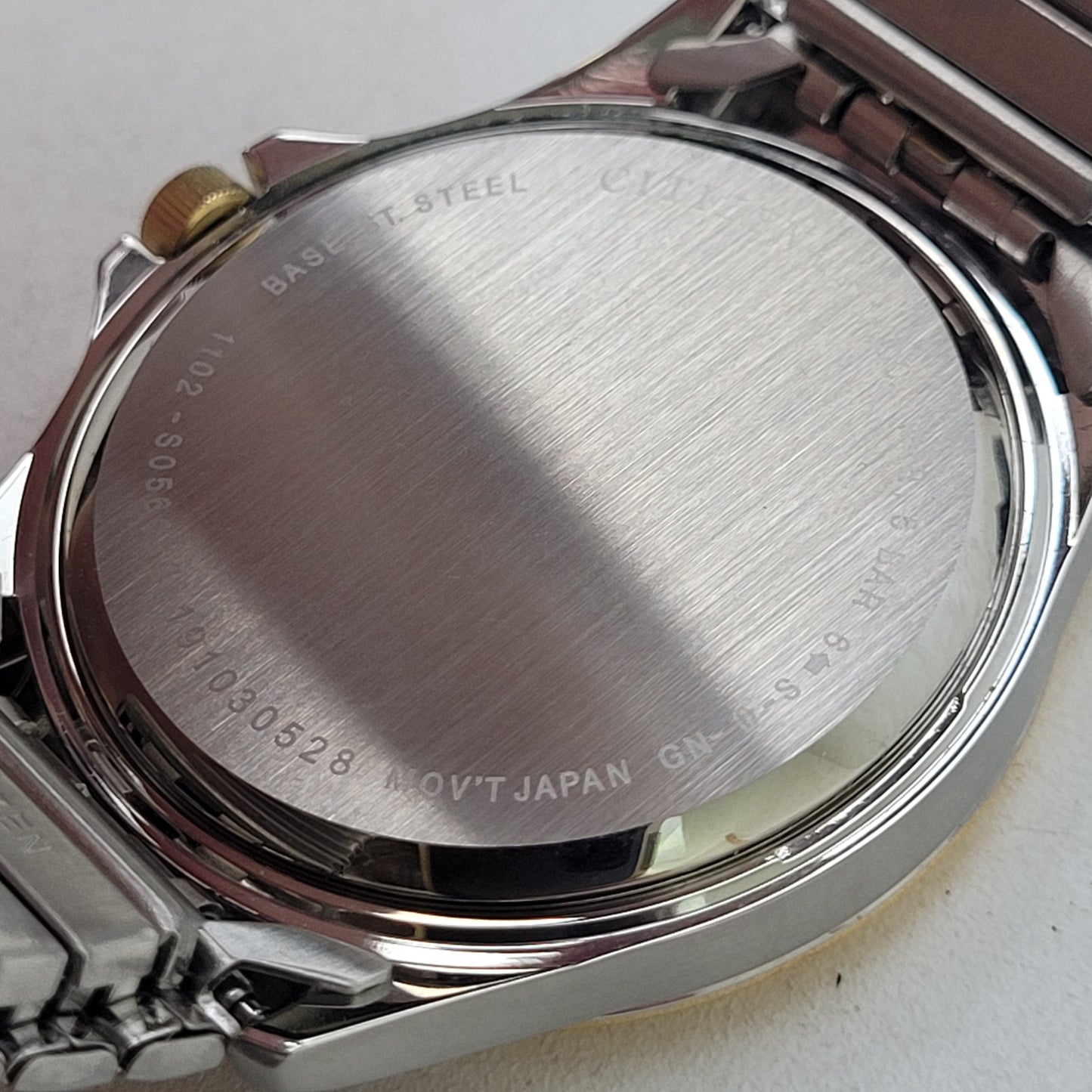 Citizen Quartz Stainless Steel Watch Stretch Band Silver & Gold 1102-S056039