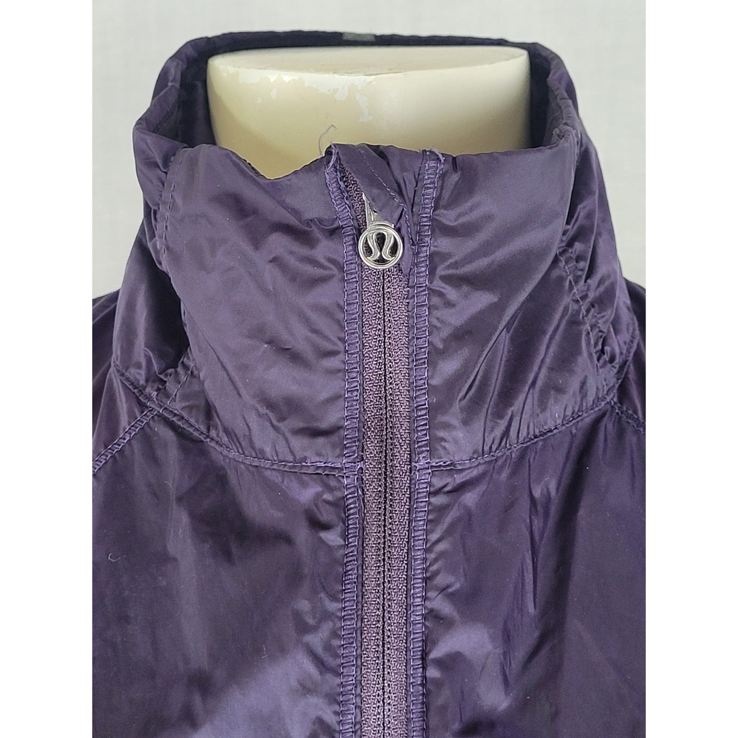 Lululemon Purple Run Wild Jacket Mesh Panels Ruffle Detail Women's Sz 4/6